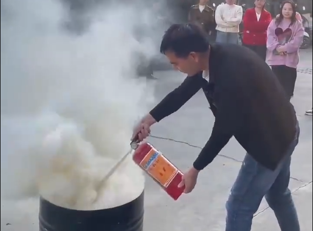 民賽電氣消防演習(xí)，煙幕起，警報鳴，實(shí)操演練筑安全防線，防患未然！